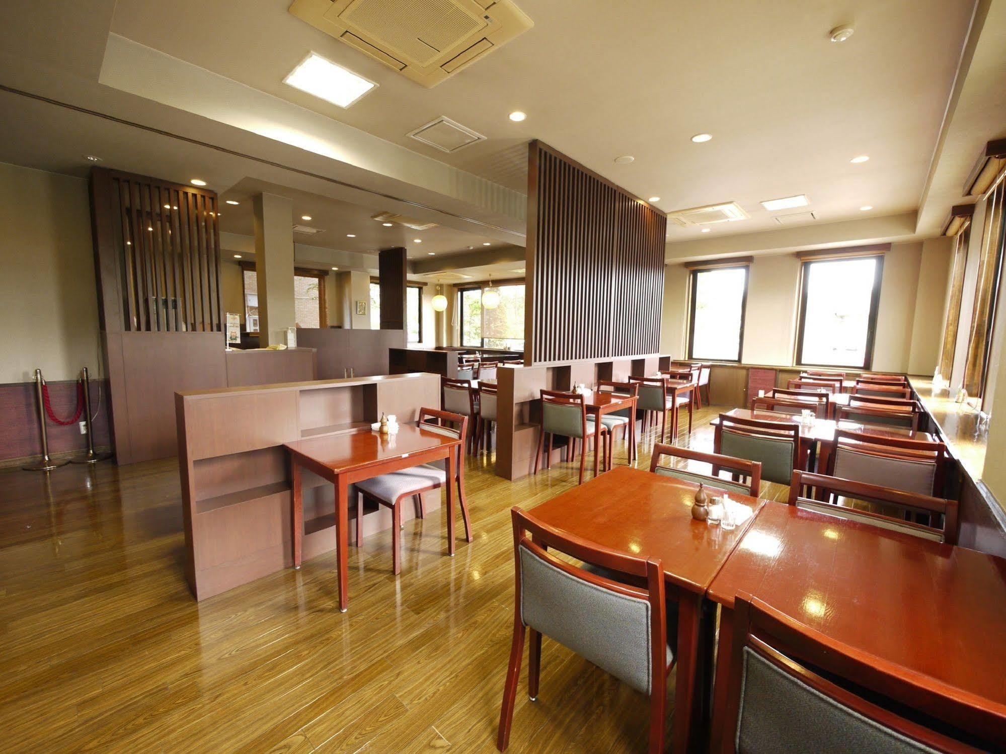 Route-inn Nakano 酒店 3*